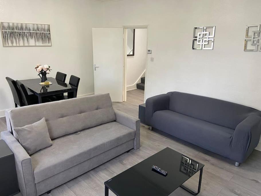 2 Bedroom Flat In לונדון מראה חיצוני תמונה